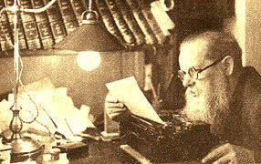 Бажов за работой