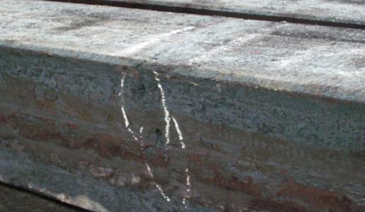 Поперечные трещины. Дефект неслитина. Поперечная трещина. Что такое неслитина на металле. Поперечные трещины от обжатия бетона.