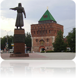744px-Nizhny_Novgorod_Dmitrovskaya_tower.jpg