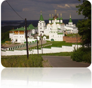 800px-Nizhny_Novgorod_Pechersky_Monastery.JPG