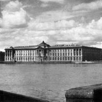 А. Ф. Кокоринов и Валлен Деламот. Академия художеств в Ленинграде. 1764-1767 гг. Вид со стороны Невы.
