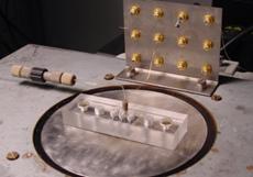 Жидкостный наногенератор