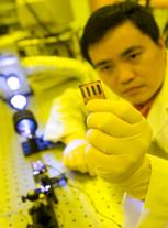 Солнечная нанобатарея